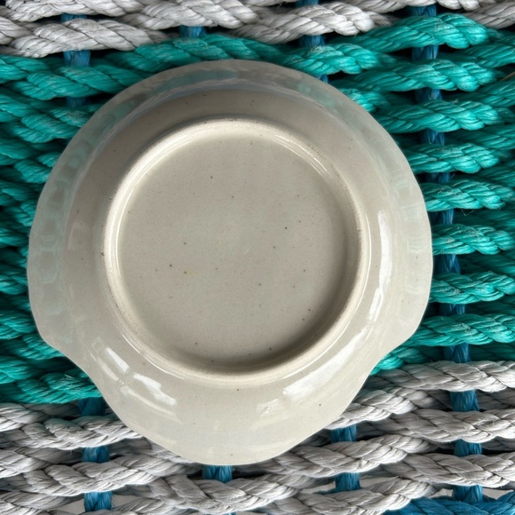 Florida Shell-Shaped Decorative Dish Featuring a Sailboat and a bird. - Picture 2 of 5